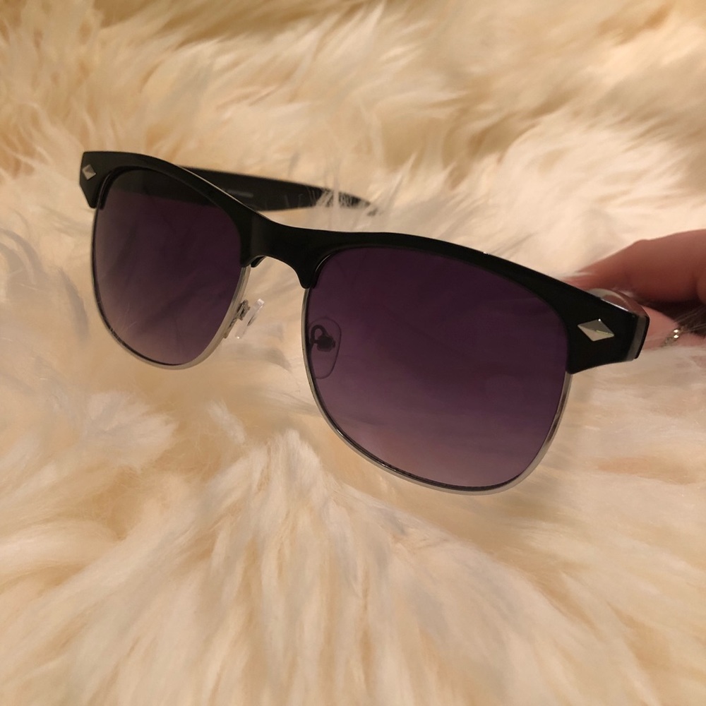 Ray-Bans-Style Sunglasses